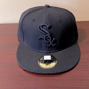 SOX classic black cap… New Era 59FIFTY…New Era Fits. New with Tags. Size 7-1/4.